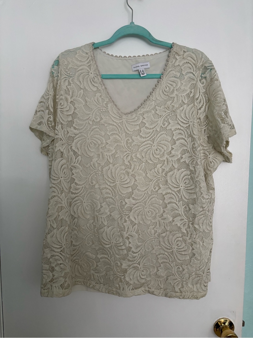 Susan Graver 2X Cream Lace V-Neck Short Sleeve Top